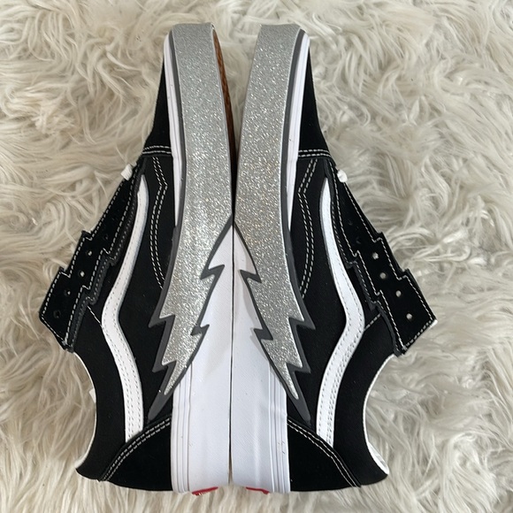 VANS OLD SKOOL 'BOLT BLACK/SILVER GLITTER UNISEX SIDEWALL BLACK' UNISEX MSRP $90 - Picture 9 of 15